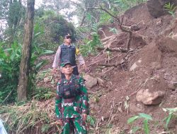 Polsek Pakenjeng Bantu Relokasi Warga Terdampak Bencana Alam Pergeseran Tanah