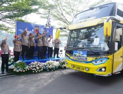 Dit Lantas Polda Jabar Gelar Mudik Gratis, Ratusan Pemudik Diberangkatkan dari Bandung