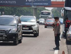 Polisi Gelar Pengaturan Lalu Lintas dalam Ops Ketupat Lodaya 2024 di Rest Area KM 166 Tol Cipali