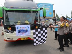 Kapolres Cirebon Kota Lepas Pemberangkatan 100 Pemudik Dalam Program Mudik Gratis Polres Ciko