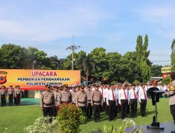 Kapolresta Cirebon Berikan Penghargaan Kepada Puluhan Personel Polresta Cirebon Berprestasi