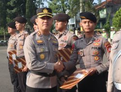 Kapolres Garut Pimpin Upacara Serah Terima Jabatan Dan Pemberian Penghargaan Kepada Personil Polres Garut Yang Berprestasi