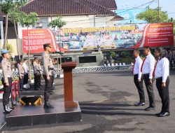 Polres Ciamis Polda Jabar Beri Penghargaan Kepada Belasan Personel Berprestasi