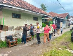 Bhabinkamtibmas Polsek Sukahaji Gelar Polisi Blusukan di Desa Sukahaji