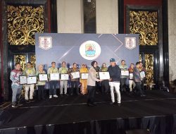 Bravo Polri, Polresta Bandung Raih Penghargaan Public Service Of The Year Jabar & Banten 2024