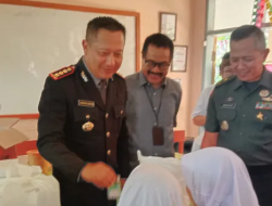 Polresta Bandung Kawal Uji Coba Program Makanan Bergizi Gratis: TNI-Polri Pastikan Distribusi Lancar, Siapkan Generasi Emas Indonesia 2045