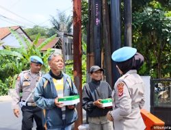 Wujud Kepedulian Polri, Propam Polres Ciamis Gelar Bakti Sosial