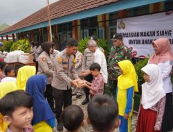 Polres Tasikmalaya Kota Bagikan Makan Siang Bergizi Gratis untuk Siswa SD Negeri Paozan