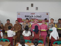 Polres Cirebon Kota Bagikan Makanan Bergizi Gratis di SDN 2 Setupatok