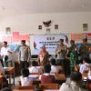 Kapolda Jabar Turun Langsung, Bagikan Makan Siang Bergizi untuk Ratusan Siswa di Indramayu