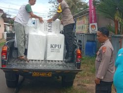 Polres Ciamis Amankan Proses Pergeseran Logistik ke Lokasi Rekapitulasi Tingkat PPK di Kecamatan Cisaga