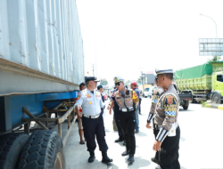 Polres Sukabumi Berkomitmen Jaga Keselamatan, 17 Truk Ditilang dalam Operasi Ramp Check di Sukabumi