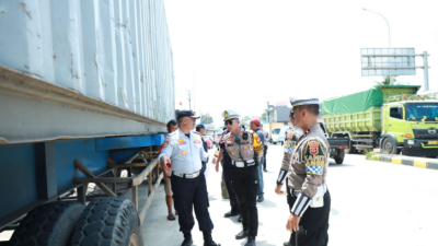 Polres Sukabumi Berkomitmen Jaga Keselamatan, 17 Truk Ditilang dalam Operasi Ramp Check di Sukabumi