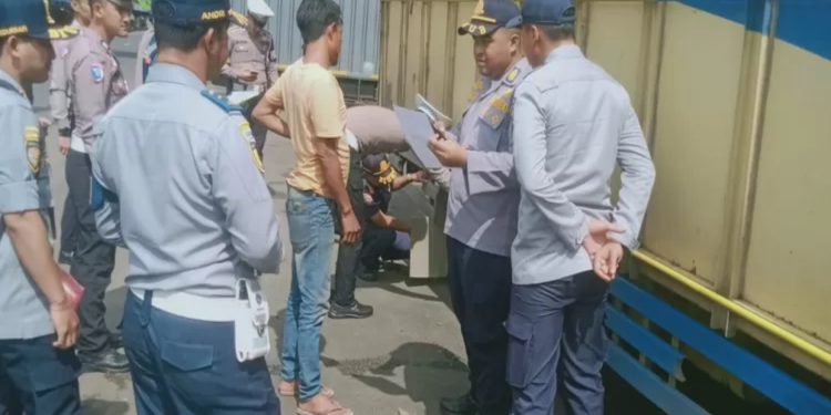 Polres Cianjur Gelar Ramp Check Acak di Jalur Utama Cianjur