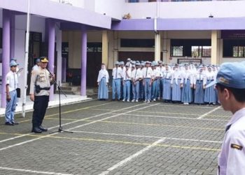 Police Goes to School: Polres Ciamis Dekatkan Diri pada Generasi Muda Lewat Edukasi di SMK Galuh Rahayu