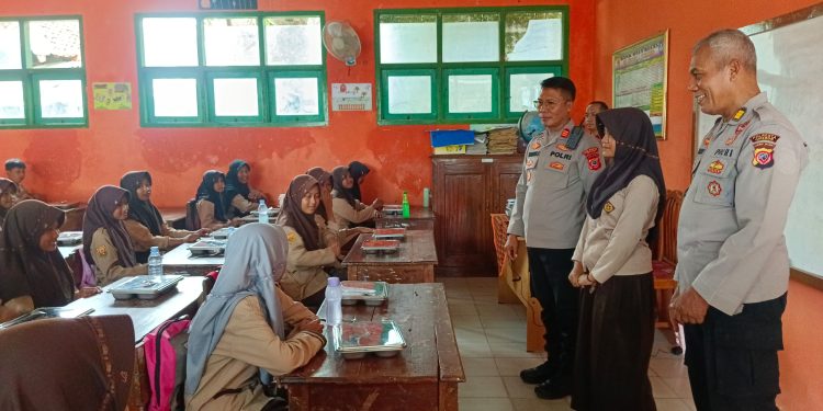 Polsek Waled Edukasi Siswa SD Negeri 1 Tonjong Soal Kenakalan Remaja, Bullying, dan Tawuran