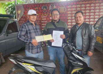 Polres Cianjur Kembalikan Motor milik Kades Cikande Yang Hilang 7 Tahun