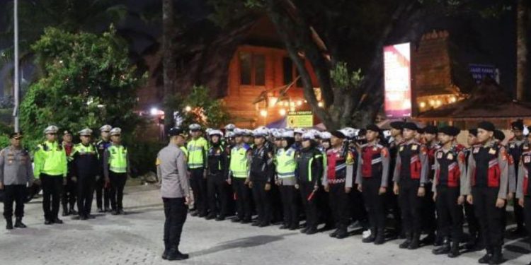 Polres Karawang Gelar Apel Pergeseran Pasukan Operasi Ketupat Lodaya 2025