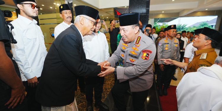Kapolri Gelar Safari Ramadan di Jateng, Jalin Silaturahmi dengan Tokoh Ulama dan Anak Yatim