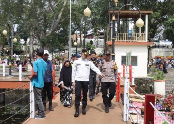 Kapolres Garut Tinjau Langsung Pengamanan Wisatawan di Situ Bagendit