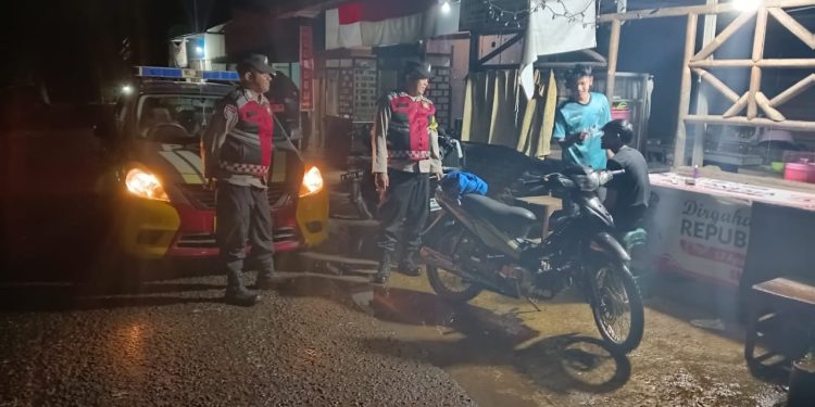 Polsek Kawali Polres Ciamis Patroli Malam Hari: Jaga Keamanan Warga Selama Libur Lebaran, Tingkatkan Rasa Aman dan Nyaman