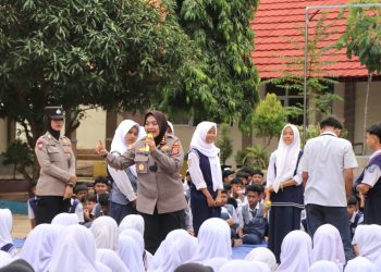 Polresta Cirebon Gelar Police Goes to School di SMPN 2 Lemahabang