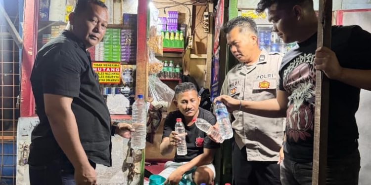 Polsek Bogor Tengah Sita 39 Botol Miras, Razia Bertujuan Cegah Gangguan Kamtibmas