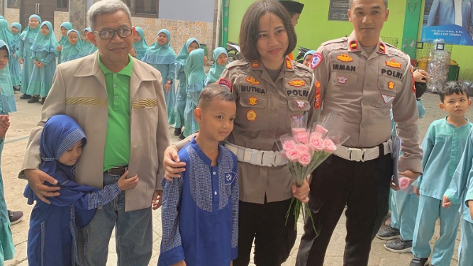 Surat dari Anak TK Sentuh Hati Kasatlantas Purwakarta, “Isinya Sederhana Tapi Penuh Makna”