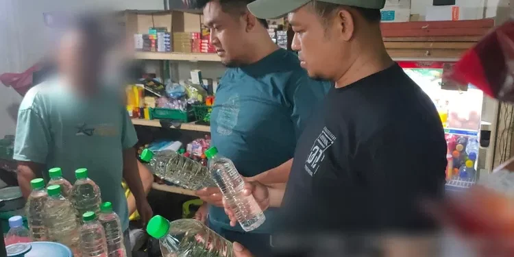 Polresta Cirebon Sita 65 Botol Miras dalam Razia Pekat di Plumbon