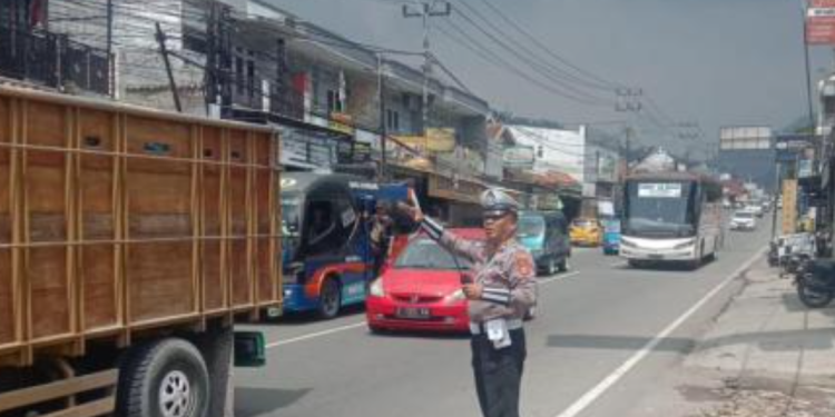 Antisipasi Macet Libur Panjang, Polres Garut Terapkan One Way Enam Kali