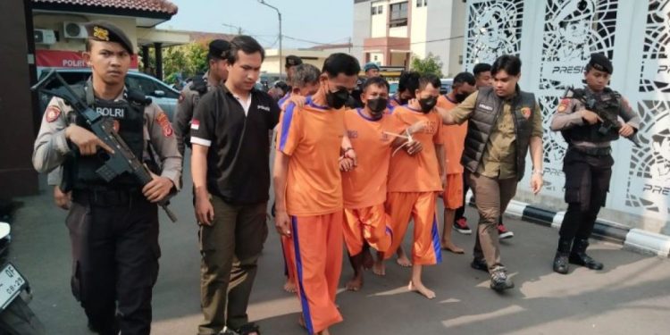 Polres Karawang Ungkap Komplotan Spesialis Bobol ATM Minimarket