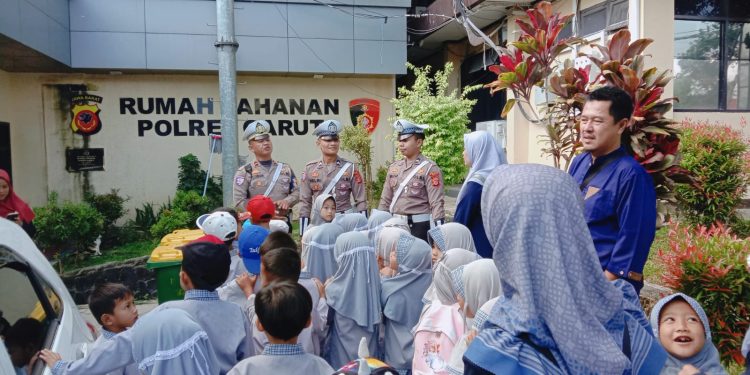 Satlantas Polres Garut Kembali Gelar “Polisi Sahabat Anak”, Ajak Siswa TK Al Irsyad Belajar Lalu Lintas