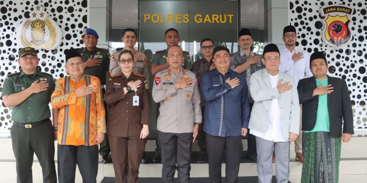 Kapolda Jabar Tekankan Ketakwaan dan Profesionalisme dalam Kunjungan Kerja ke Polres Garut