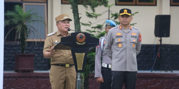 Bupati Kuningan Pimpin Apel Bersama di Mapolres, Sinergitas Pemerintah dan Kepolisian Diperkuat