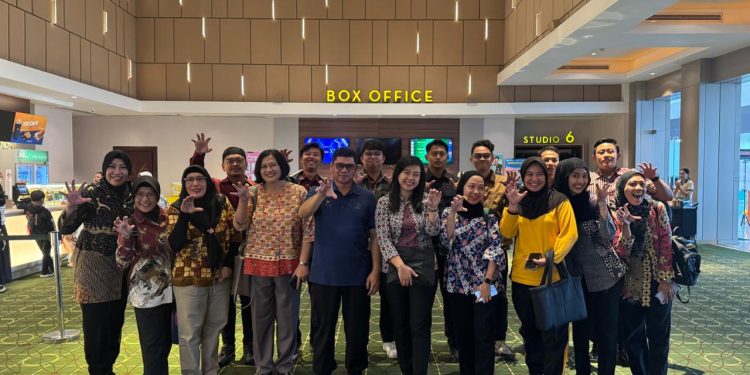 Bangun Kedekatan dengan Masyarakat dan Cegah Radikalisme, Bid Humas Polda Jabar Nobar Film Sayap-Sayap Patah 2