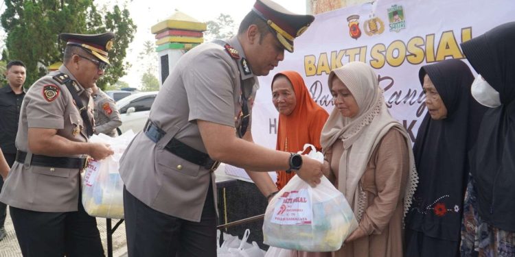Semarak Hari Bhayangkara: Polres Tasikmalaya Tebar Kebaikan dengan Bantuan Sembako