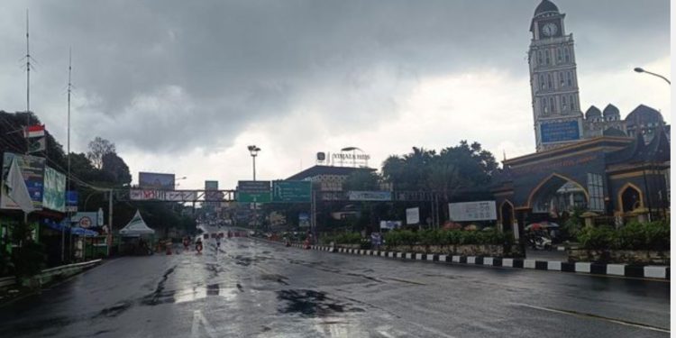 Antisipasi Kemacetan, Polres Bogor Berlakukan One Way di Puncak