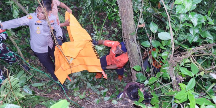 Kapolres Ciamis Pimpin Pencarian Orang Hilang, Korban Ditemukan di Jurang, Diduga Korban Pembunuhan