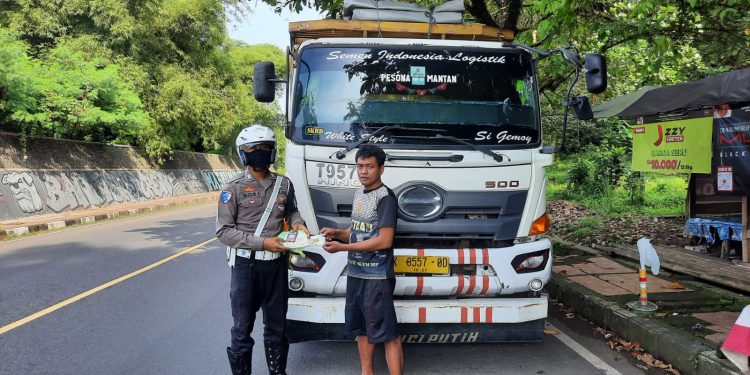 Humanis Namun Tegas, Polres Banjar Sosialisasikan Bahaya ODOL