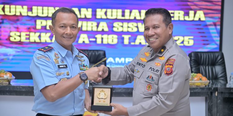 Polda Jabar Sambut Kunjungan Perwira Siswa SEKKAU: Sinergi TNI AU dan Polri dalam Pengembangan SDM