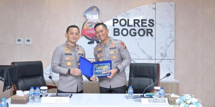 Tongkat Kepemimpinan Polres Bogor Berganti, AKBP Wikha Ardilestanto Resmi Menjabat