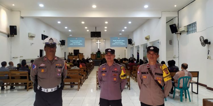 Polsek Pataruman Banjar Amankan Ibadah di GKI: Jamin Keamanan dan Kebebasan Beribadah