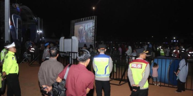 Kapolres Indramayu Pantau Langsung Pengamanan Karnaval SCTV, Pastikan Keamanan Ribuan Penonton