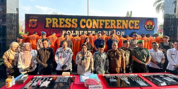 Polresta Cirebon Ungkap 16 Kasus Narkoba dan Obat Ilegal, 20 Tersangka Diamankan