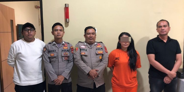 Polres Garut Tahan Perempuan Penggelap Arisan Online, Kerugian Korban Capai Ratusan Juta
