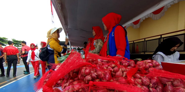 Polres Cimahi Distribusikan 278 Ton Beras Murah untuk Stabilkan Harga Pangan