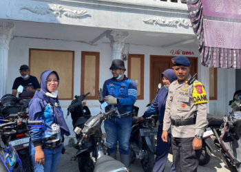 SAR Brimob Polda Jabar Bantu Bersihkan Puing Kebakaran di Cianjur, 32 Jiwa Terdampak