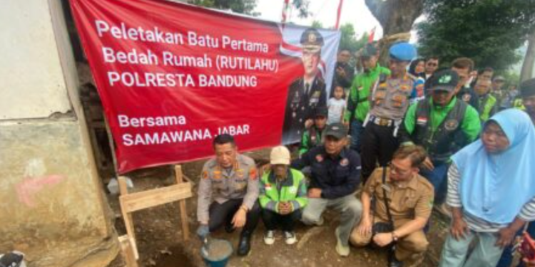 Polresta Bandung Beri Bantuan Bedah Rumah untuk Pengemudi Ojol
