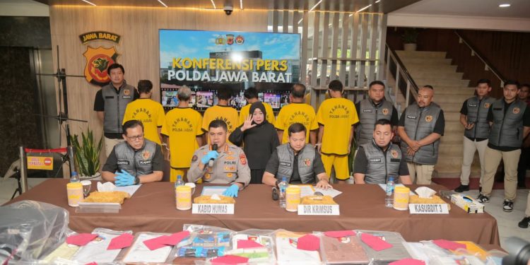 Polda Jabar Bongkar Korupsi Dana Bantuan Covid-19 di Karawang, Kelompok Fiktif Raup Hampir Rp2 Miliar