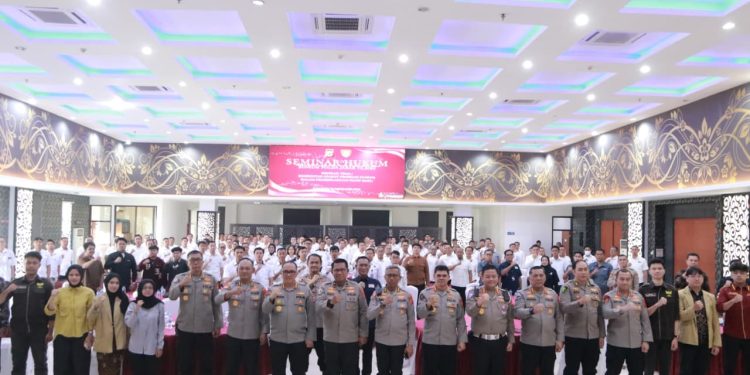 Polda Jabar Gelar Seminar Hukum Bahas Sinergitas APH dan Pemberlakuan KUHP Baru